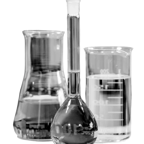 Image en noir et blanc de produits chimiques représentant l'histoire de réussite client avec Ingevity